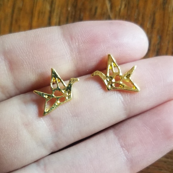 NWOT Gold Paper Crane Studs - Picture 4 of 9